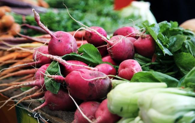 Фахівці розповіли киянам, де купувати та як обирати ранні овочі