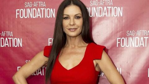 Жінка-мрія: 51-річна Кетрін Зета-Джонс захопила красою і молодістю на новому фото