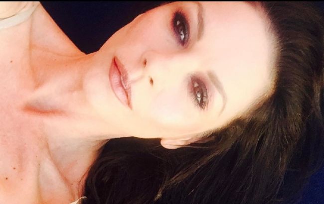 Роскошная женщина: 50-летняя Кэтрин Зета-Джонс поразила молодостью на пляжном фото