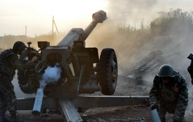 Боевики дважды обстреляли силы АТО в аэропорту Донецка, потерь нет, - штаб