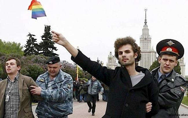 За каминг-аут в России будут арестовывать на 15 суток