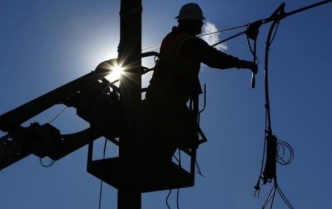 В Украине обесточенными из-за непогоды остаются 69 населенных пунктов