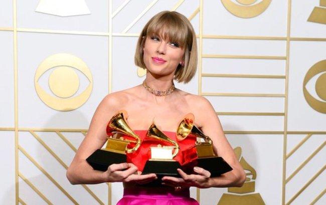 "Грэмми 2016": лучшие и худшие наряды звезд