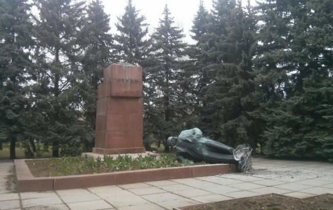Милиция возбудила дело по факту сноса памятников Ленину в Харькове