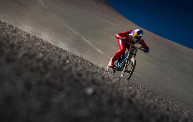 Австриец установил новый мировой рекорд скорости для велосипеда в пустыне