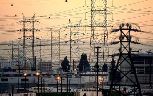 "Укринтерэнерго" будет поставлять электричество в Крым на условиях полной предоплаты