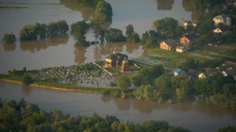 В Офісі президента назвали масштаби руйнувань від паводків на заході