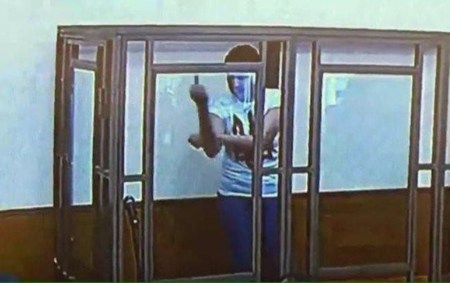 Савченко показала суддям непристойний жест і попросила його переказати