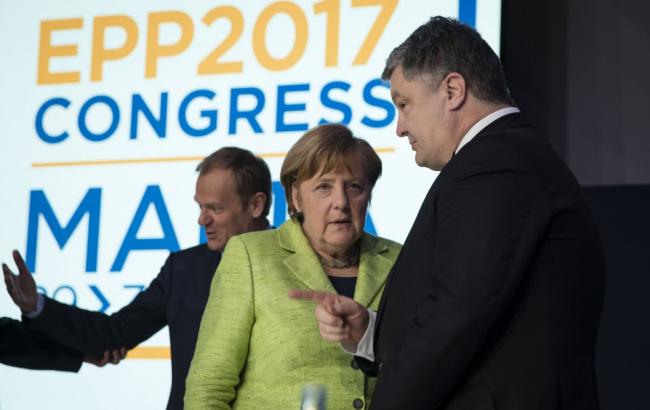 Порошенко и Меркель договорились об активизации минского процесса