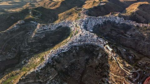 Нова пам'ятка. В Італії знайшли містечко незвичайної форми