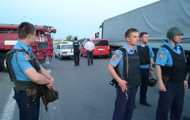 Захвативший заложников под Харьковом убит, - МВД