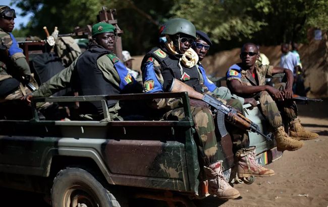 Госпереворот в Мали: закрывают границы и вводят комендантский час