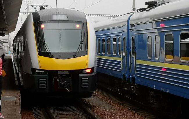 На вокзале в Киеве "засветился" абсолютно новый поезд: смотрите фото и видео