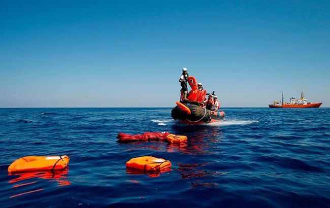 В Средиземном море нашли десятки тел утонувших мигрантов