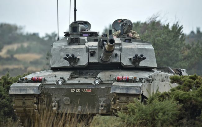 Минобороны Британии показало обучение украинских военных на танках Challenger 2