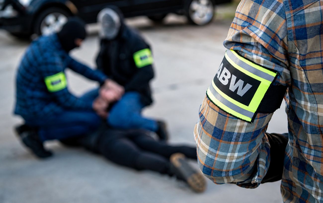 Польща негайно депортує 9 українців, їх підозрюють у роботі на РФ