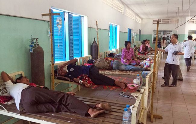 В Камбодже из-за отравления водой погибли 10 человек, еще 120 находятся в больницах