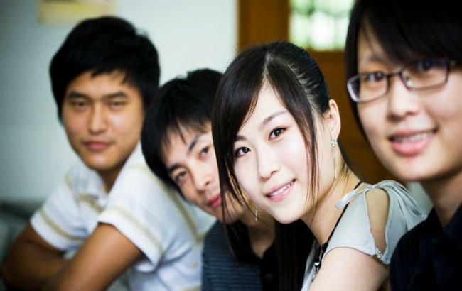 Китайський викладач використовує розпізнавання осіб, щоб визначити коли студентам нудно