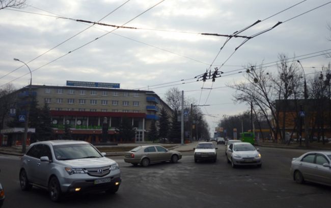 В Харькове обстреляли пассажирский автобус, есть пострадавшие
