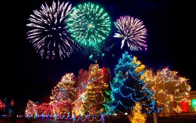 Сладости, иллюминации и елки: стало известно, сколько тратят власти на закупки к Новому году 2018