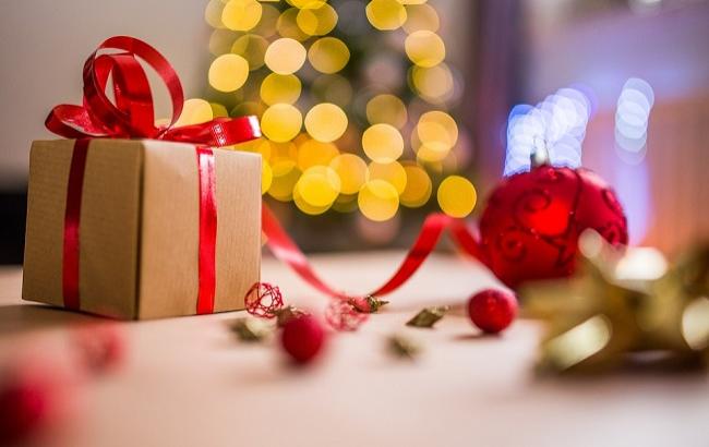 Хто придумав дарувати подарунки на Новий рік: історія виникнення традиції
