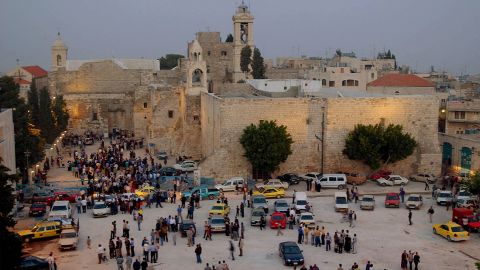 Людей нет даже перед праздниками. Как коронакризис свел к нулю туризм на "родине Рождества"