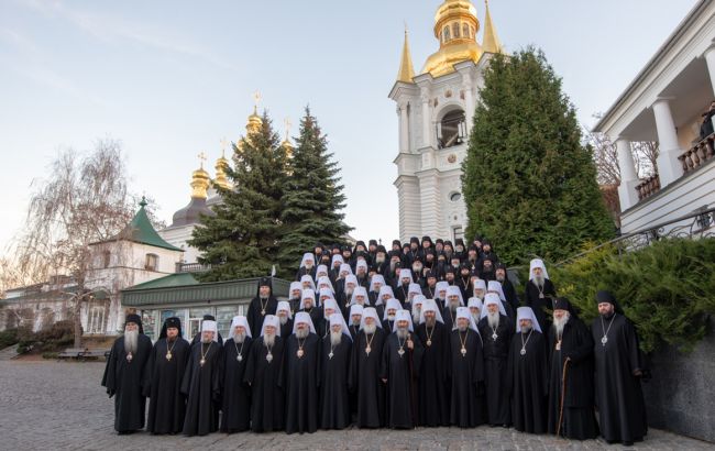 УПЦ МП підтвердила готовність зустрітися з Порошенком, але на церковній території