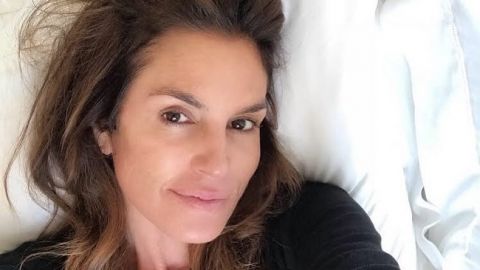 Для тех, у кого нет времени: Синди Кроуфорд учит делать макияж за 5 минут