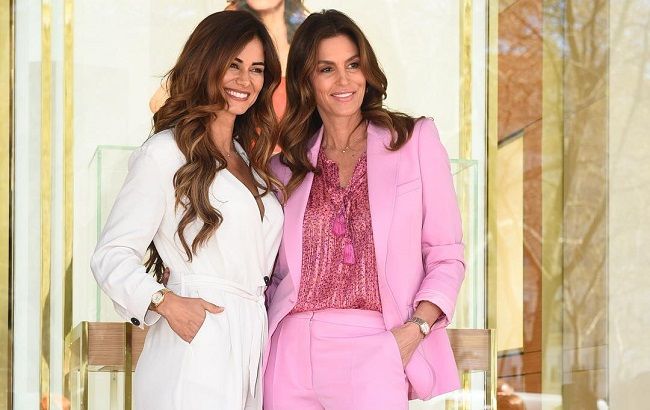 Немов дівчинка: 53-річна Сінді Кроуфорд захоплює нев'янучою красою