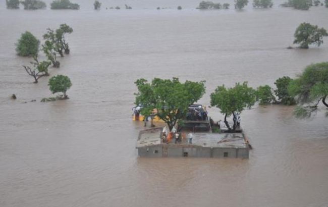 Кількість жертв затяжних злив на заході Індії перевищило 30 осіб