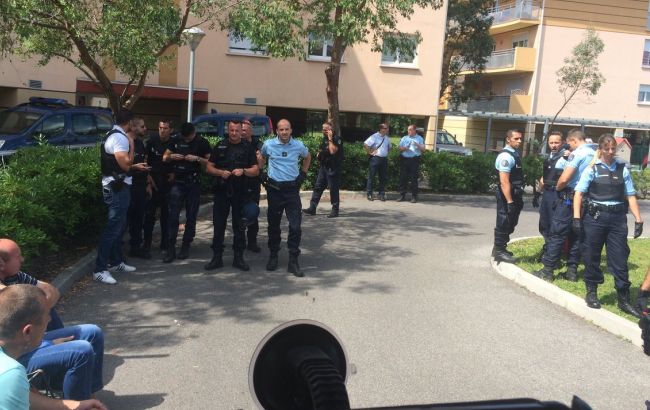 Влада Франції депортує російських уболівальників