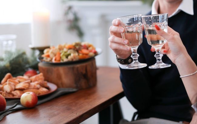 Експерт розповіла, чим не можна заїдати спиртні напої