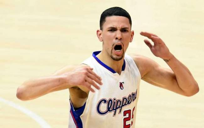 Баскетболиста Остина Риверса оштрафовали за бросок куском кресла в болельщицу