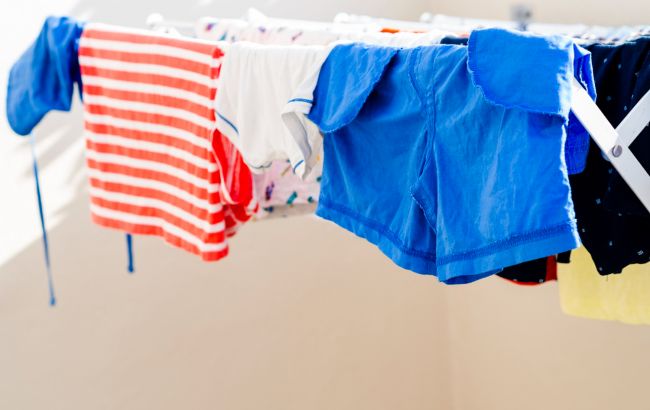 Это самое худшее место в доме для сушки одежды зимой: появится плесень