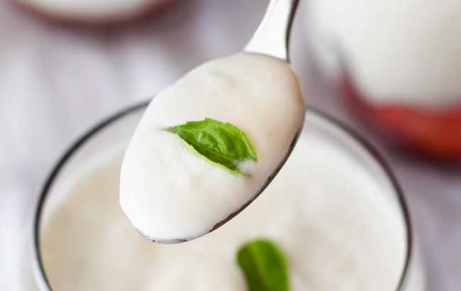 Ось що станеться з організмом, якщо щодня їсти йогурт: 9 несподіваних наслідків