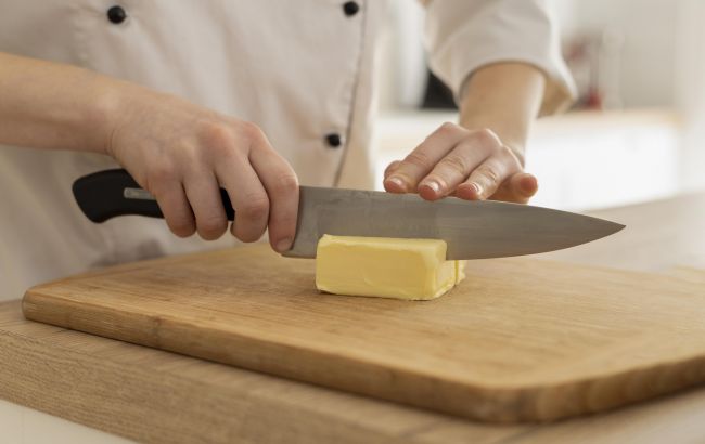 Как идеально нарезать масло для бутерброда без ножа: этот лайфхак действительно работает