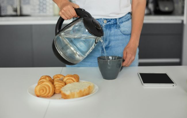 Як легко очистити чайник від накипу: дієвий лайфхак