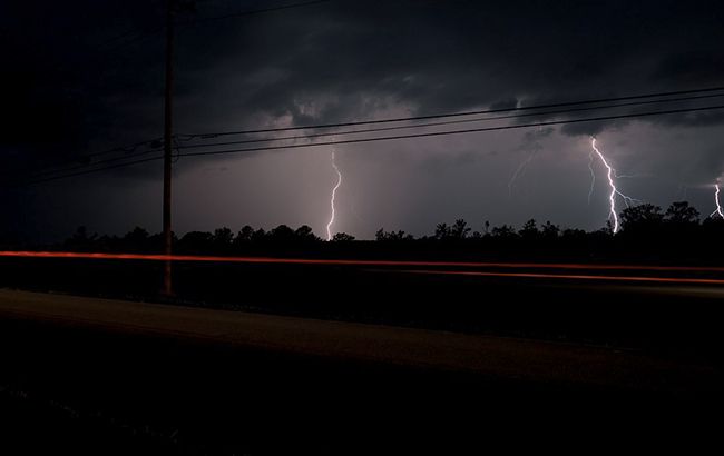 На Польшу обрушился ураган "Ксавьер", есть погибшие и пострадавшие