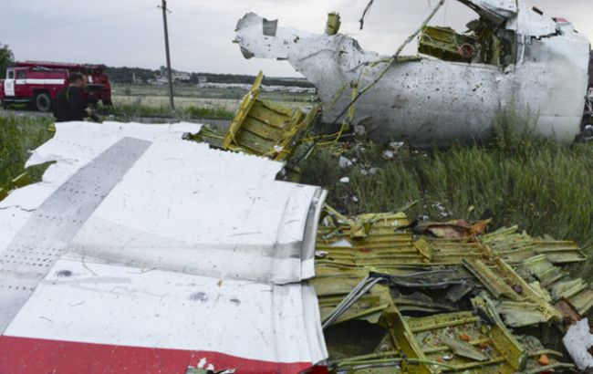 Крах MH17: слідчі вивчають передбачувані осколки "Буку"
