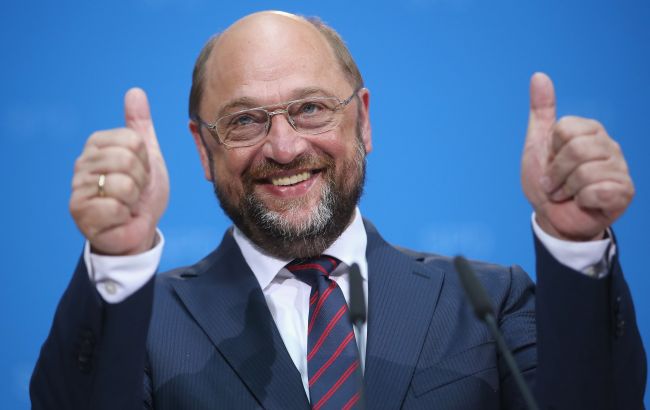 Соперник Меркель на выборах Шульц обещает объединить Германию