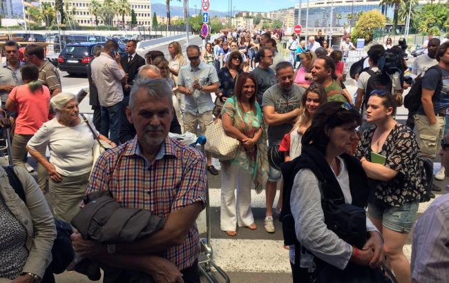 Теракт в Ницце: аэропорт возобновил работу