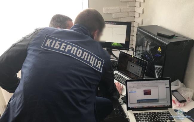 Кіберполіція викрила українського хакера у взломі комп’ютерів світових банків та готелів