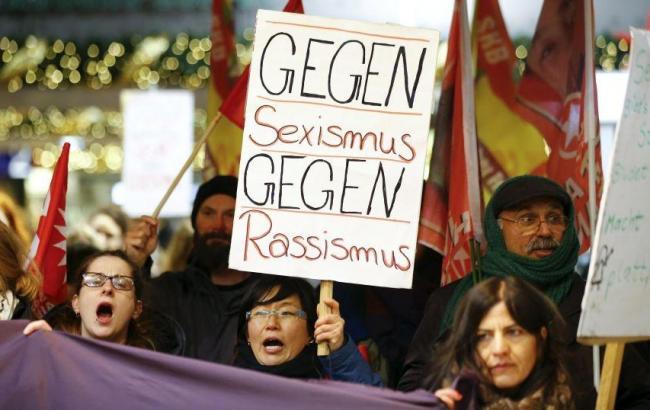 В Кельне проходит акция протеста против насилия над женщинами