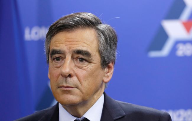 Кандидат на пост президента Франції Фійон отримав повістку до суду