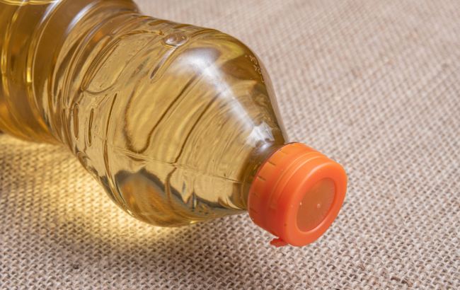 Ніколи не зберігайте так олію на кухні: доведеться викинути всю пляшку