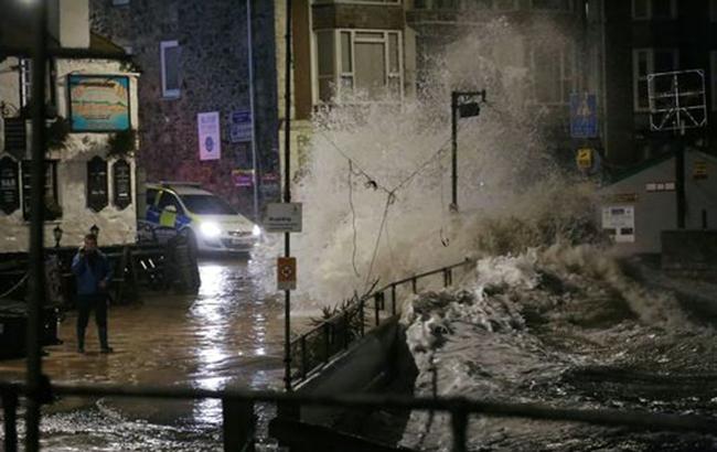 Ураган Елеонор продовжує завдавати шкоди Європі