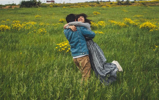 Як зрозуміти, що ви готові до нових стосунків: психолог назвала ключові критерії