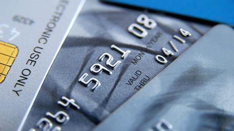 Вони знають пін-код: шахраї обкрадають українців в кафе і магазинах