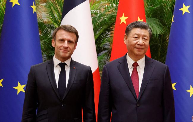 Сі Цзіньпін та Макрон домовилися наполегливо працювати над миром в Україні, - Reuters