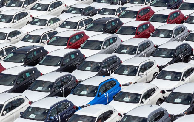 8 тысяч премиальных машин для России застряли в Бельгийском порту из-за санкций, - WSJ